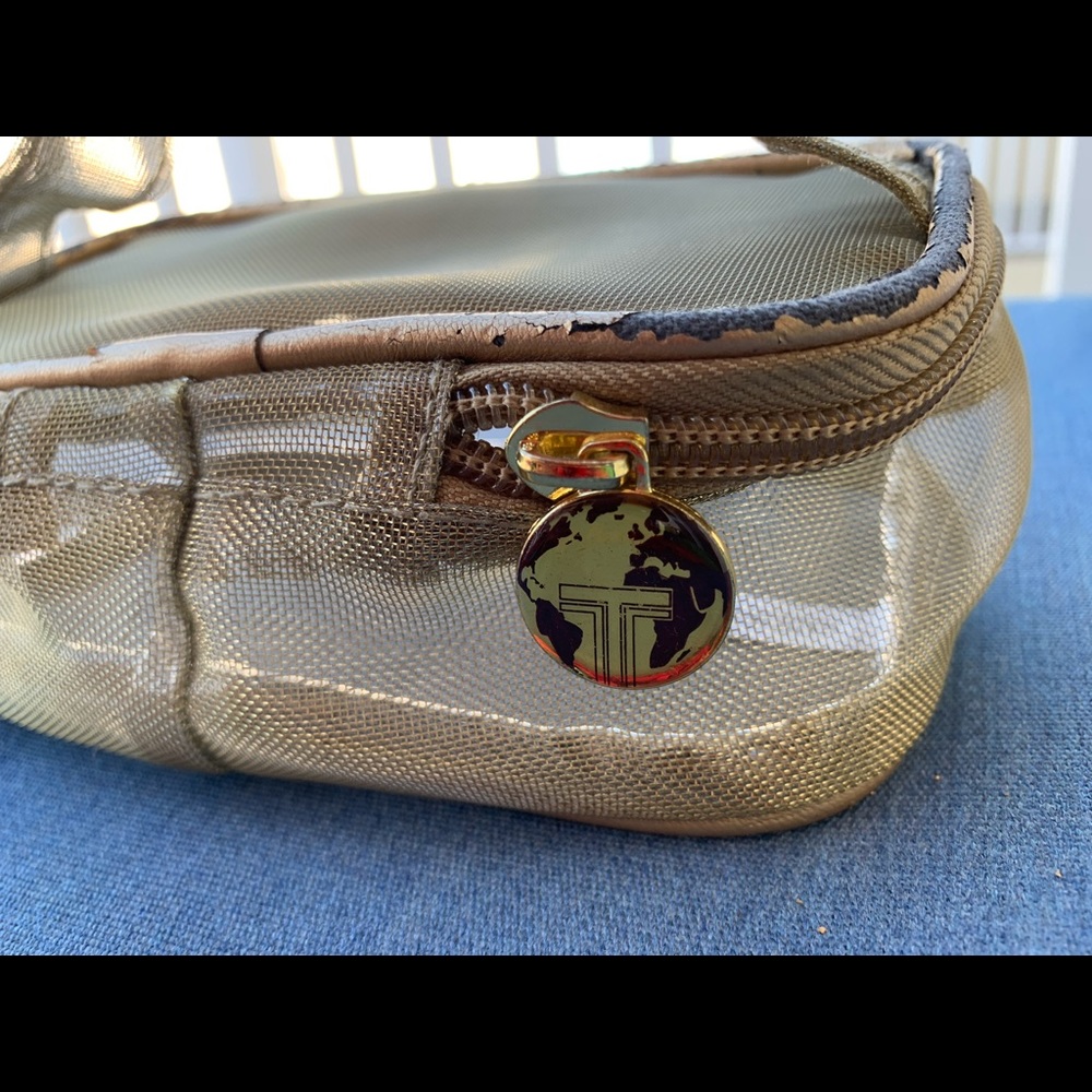 Gift with Purchase - Picture 5 of 11
